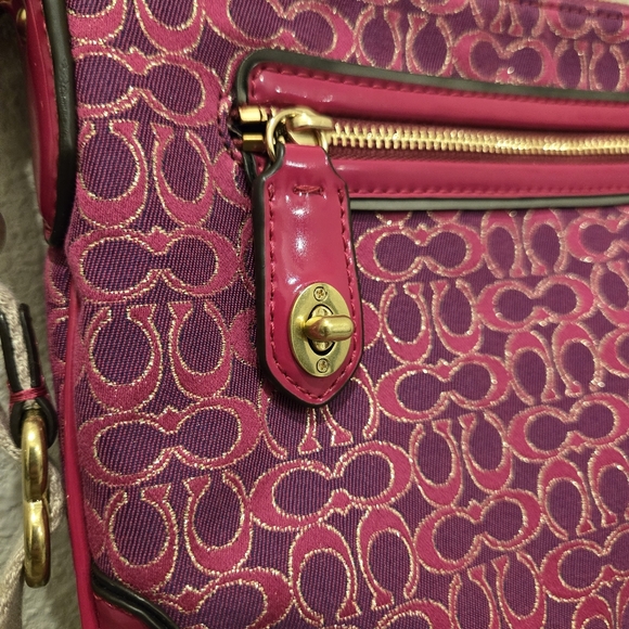 Coach Poppy Signature Metallic East West Swingpack Crossbody Bag in Pink - Picture 4 of 12